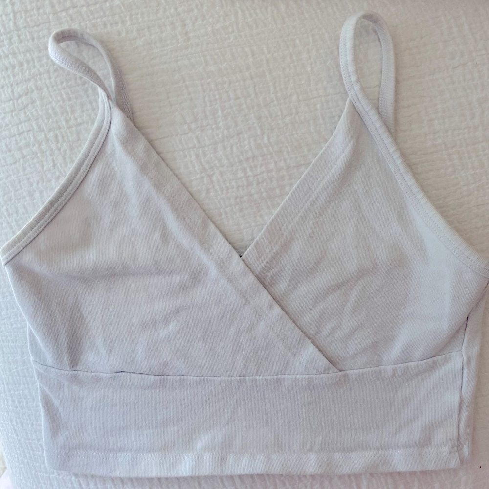 SOLD ON DEPOP Brandy Melville white cropped tank